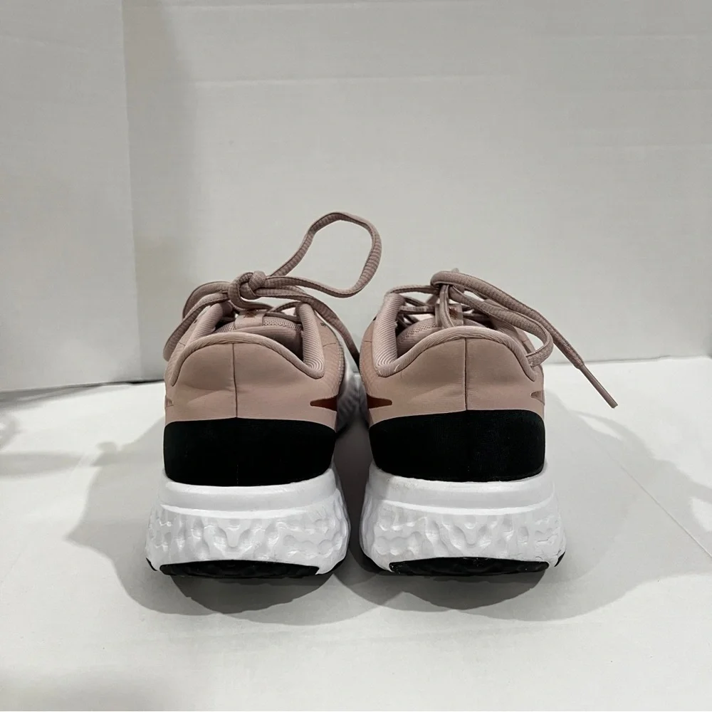 Nike Running Revolution 5 Pink Blush Gold Sneakers Size 6.5 Slip-On Lightweight